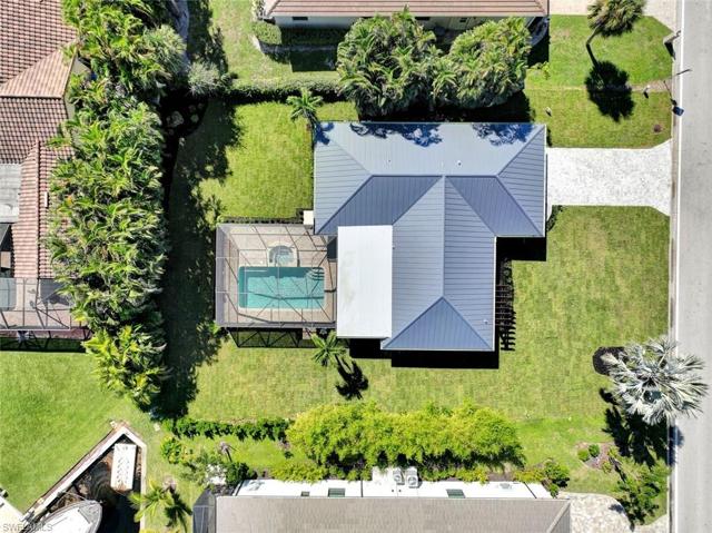 LOOK NO FURTHER! Desirable 3BR pool home in the highly-sought after community of Palmetto Pointe.