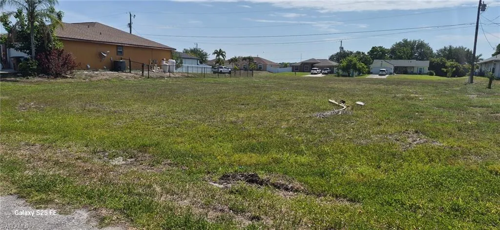 Expansive undeveloped parcel featuring a flat topography and natural ground cover