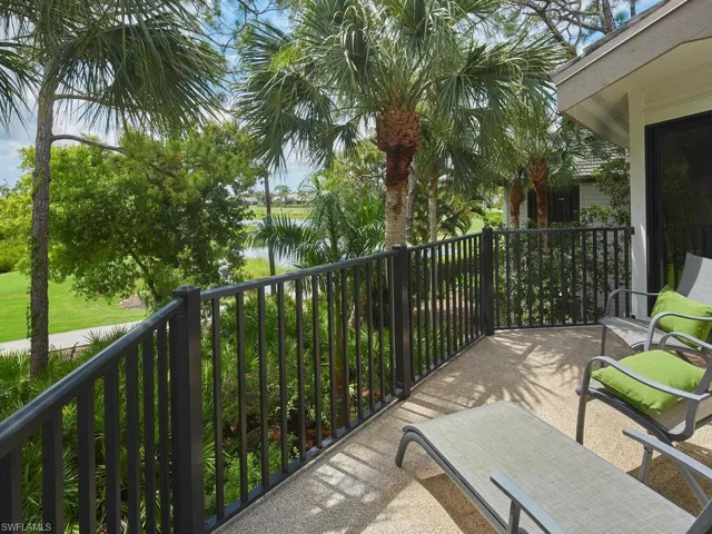 Evening cocktails? Basking in the Florida sun? Gazing at the midnight sky? This is the spot!
