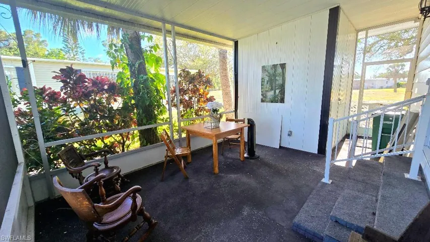 537 Charlemagne Blvd, Naples, Florida 34112
