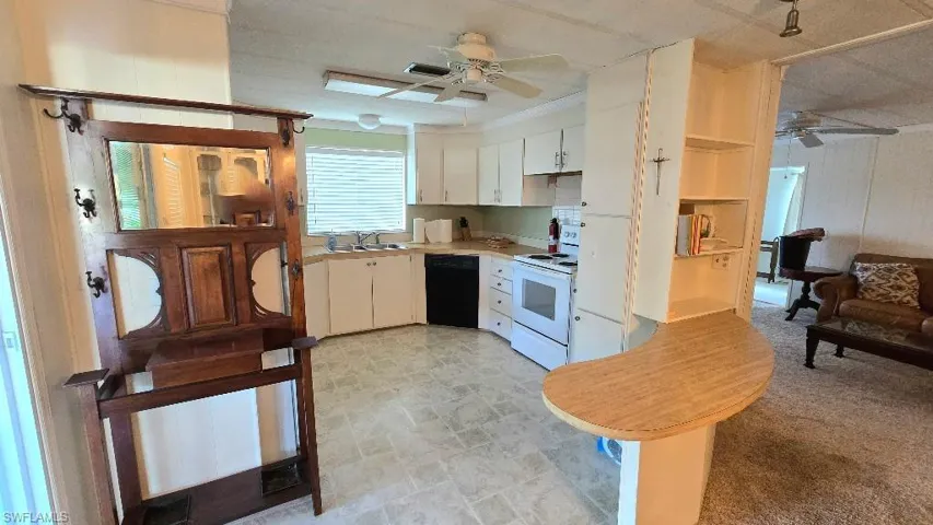 537 Charlemagne Blvd, Naples, Florida 34112