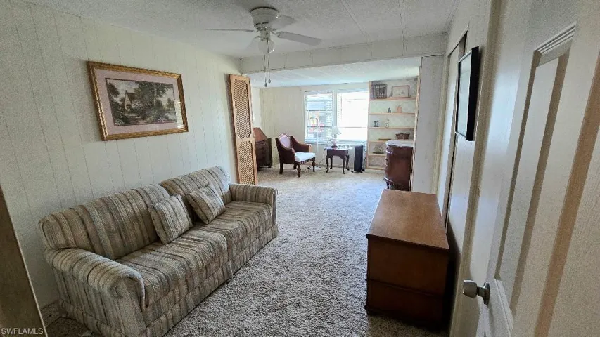 537 Charlemagne Blvd, Naples, Florida 34112