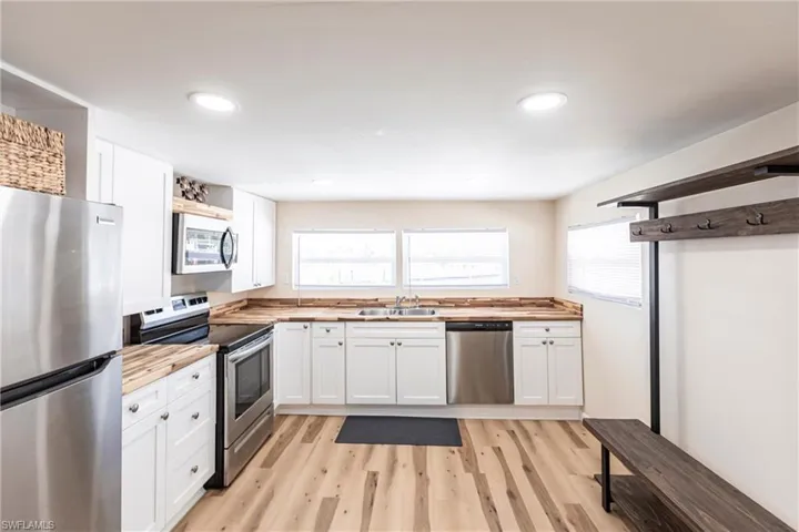 3913 Dewberry Ln, St. James City, Florida 33956