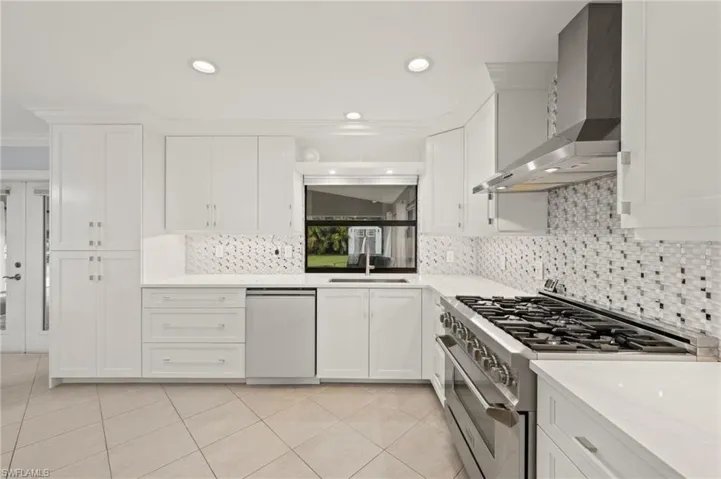 681  Astarias  CIR, Fort Myers, FL 33919