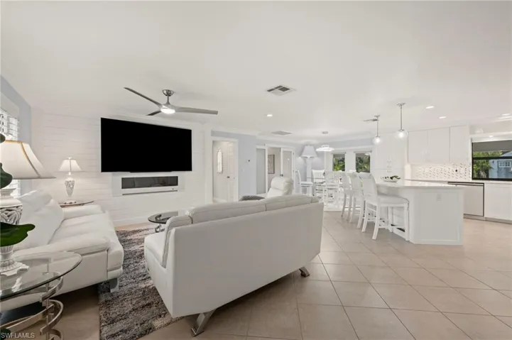 681  Astarias  CIR, Fort Myers, FL 33919