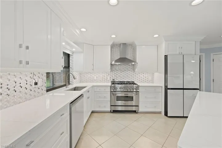 681  Astarias  CIR, Fort Myers, FL 33919