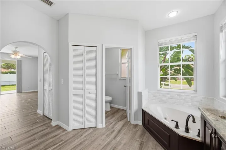 12781 Meadow Pine Ln, Fort Myers, Florida 33913
