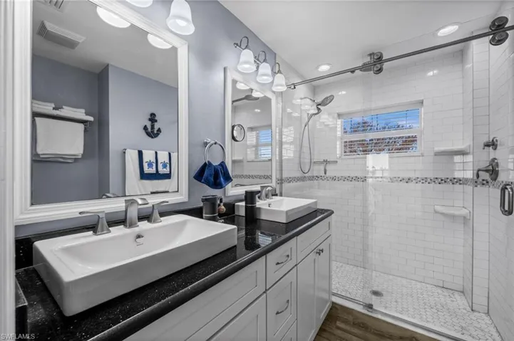 Primary En Suite Bath