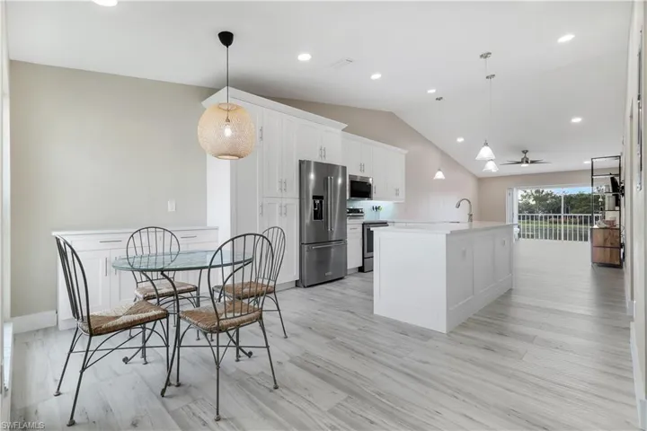 834 Gulf Pavilion Dr # 204, Naples, Florida 34108