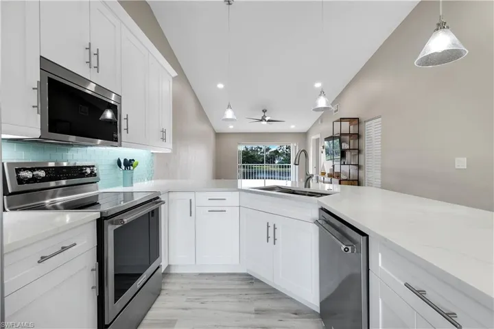 834 Gulf Pavilion Dr # 204, Naples, Florida 34108