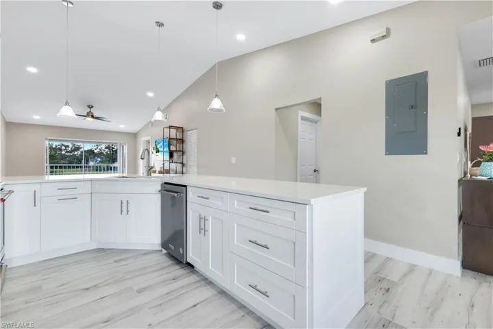 834 Gulf Pavilion Dr # 204, Naples, Florida 34108
