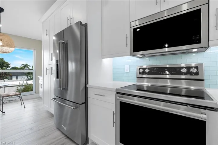 834 Gulf Pavilion Dr # 204, Naples, Florida 34108