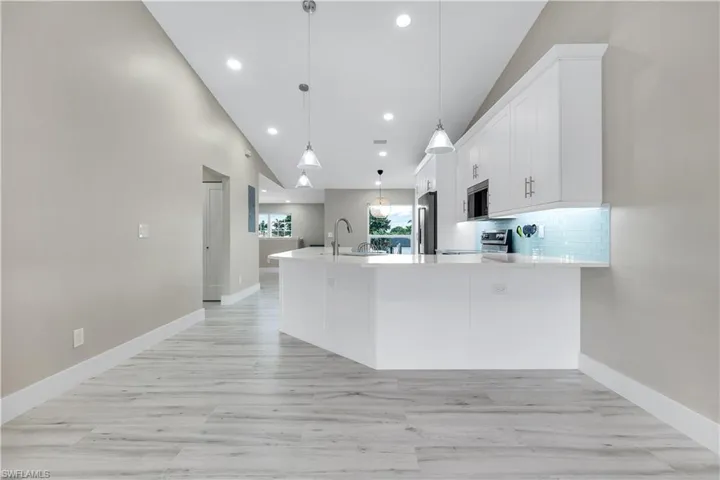834 Gulf Pavilion Dr # 204, Naples, Florida 34108