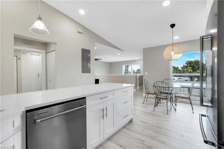 834 Gulf Pavilion Dr # 204, Naples, Florida 34108