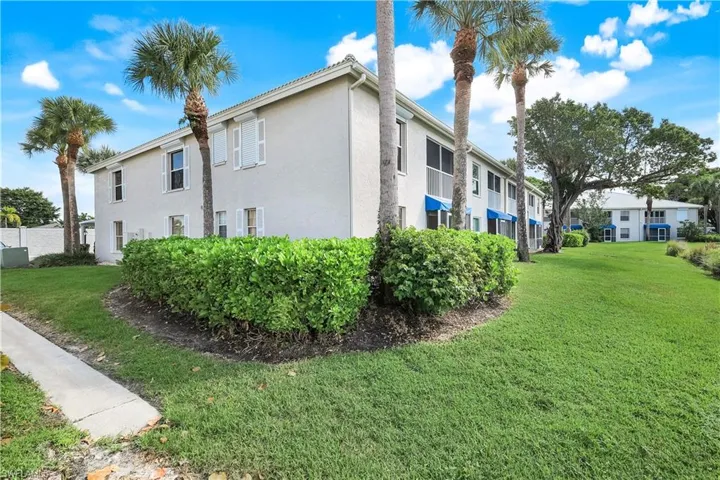 834 Gulf Pavilion Dr # 204, Naples, Florida 34108
