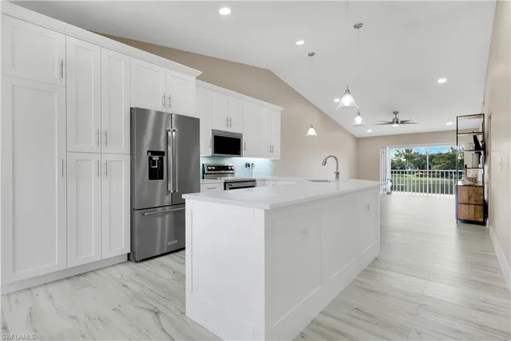 834 Gulf Pavilion Dr # 204, Naples, Florida 34108