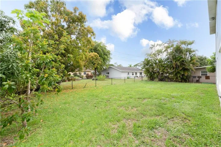 2360 Burton Ave, Fort Myers, Florida 33907