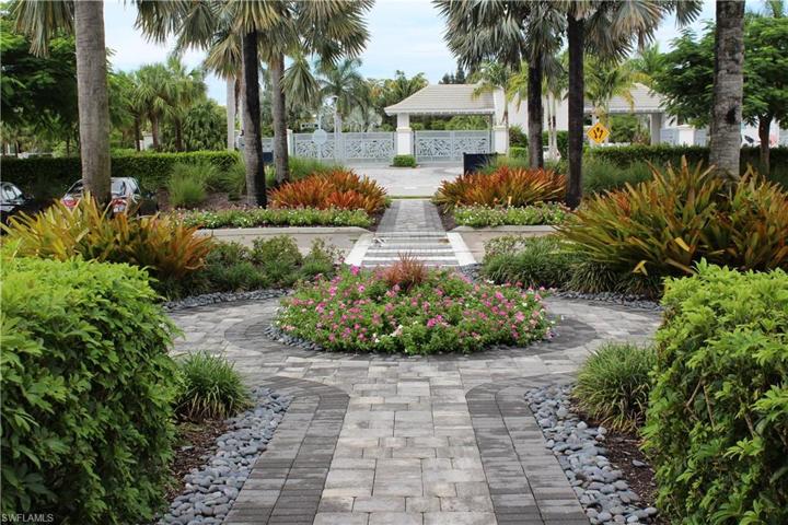 Lushly landscaped communty