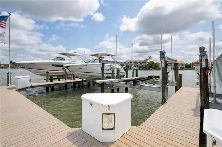 410 Flagship Dr 903, Naples, Florida 34108