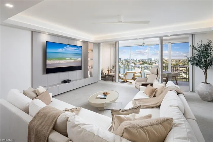 410 Flagship Dr 903, Naples, Florida 34108