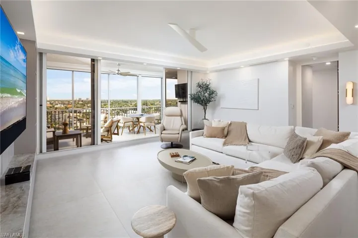 410 Flagship Dr 903, Naples, Florida 34108