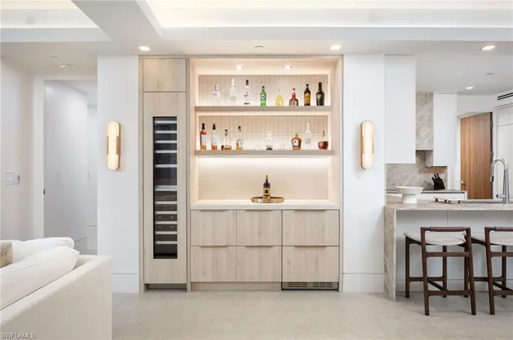 410 Flagship Dr 903, Naples, Florida 34108