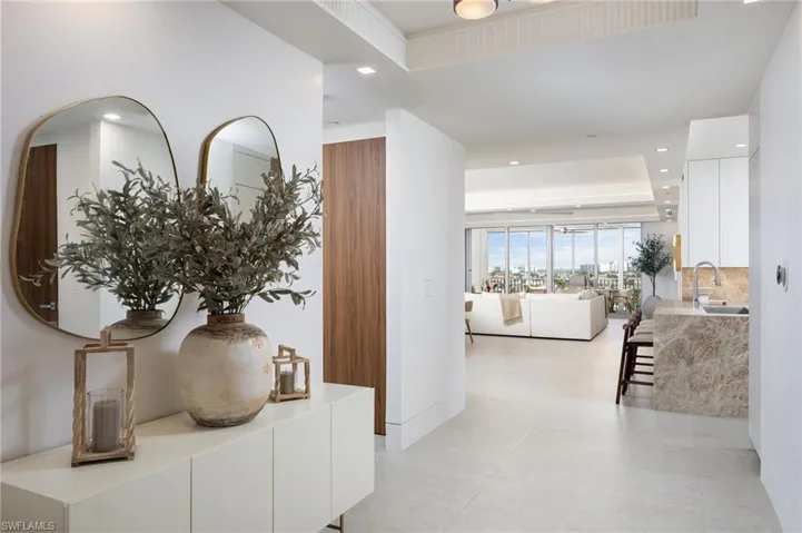 410 Flagship Dr 903, Naples, Florida 34108