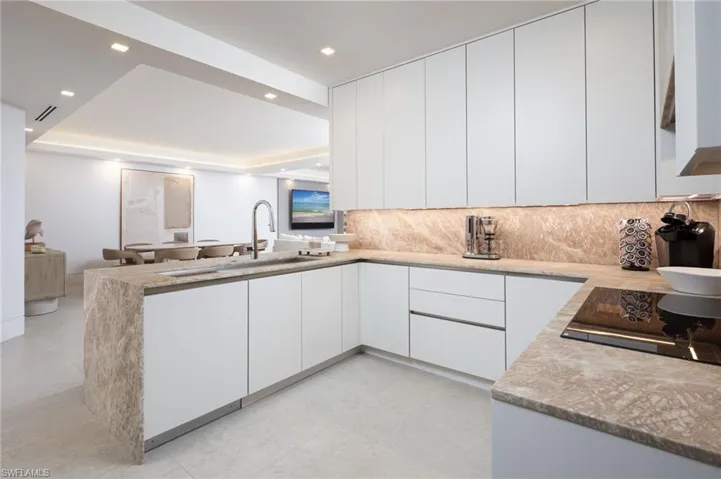 410 Flagship Dr 903, Naples, Florida 34108