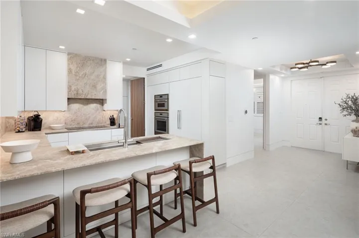 410 Flagship Dr 903, Naples, Florida 34108