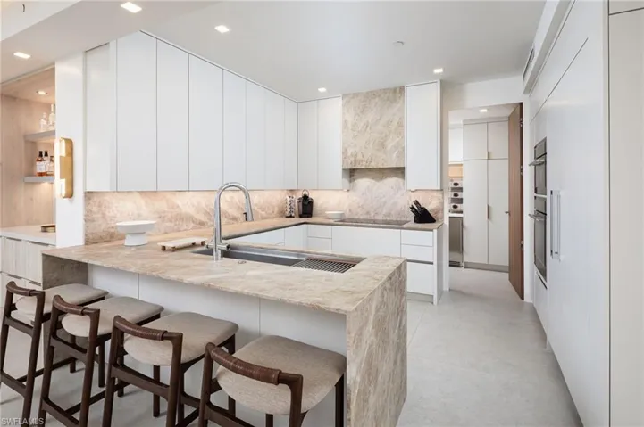 410 Flagship Dr 903, Naples, Florida 34108