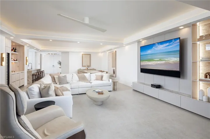 410 Flagship Dr 903, Naples, Florida 34108