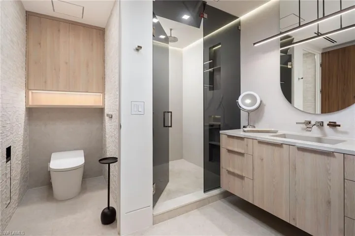 410 Flagship Dr 903, Naples, Florida 34108