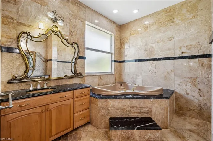 22  Timberland S CIR, Fort Myers, FL 33919