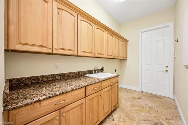 22  Timberland S CIR, Fort Myers, FL 33919