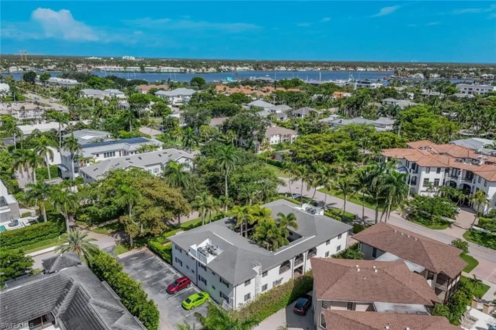 960 7th St S 105, Naples, Florida 34102