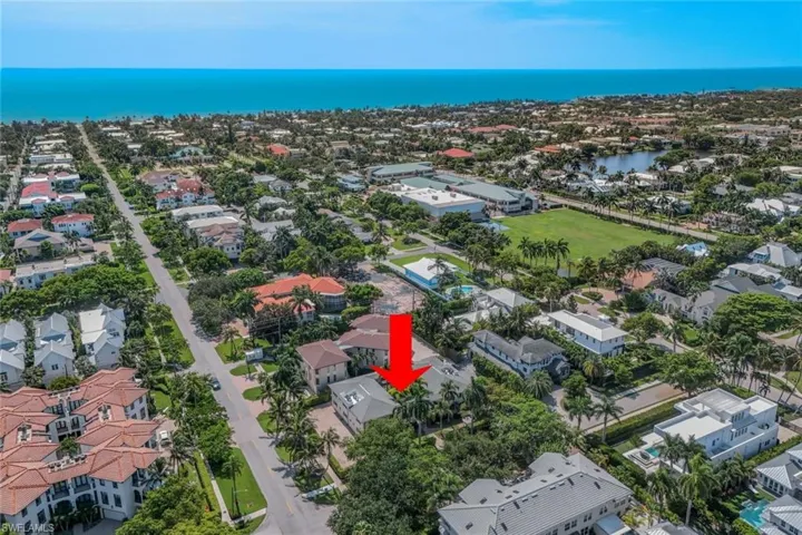 960 7th St S 105, Naples, Florida 34102
