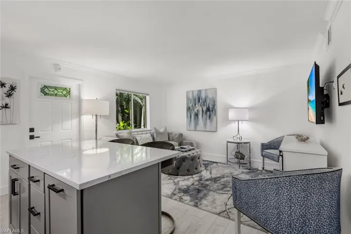 960 7th St S 105, Naples, Florida 34102