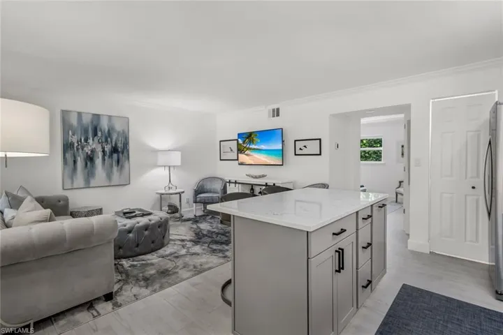 960 7th St S 105, Naples, Florida 34102