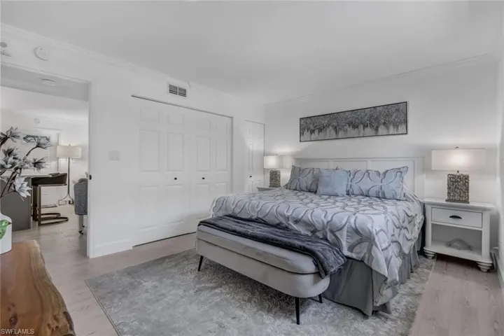 960 7th St S 105, Naples, Florida 34102