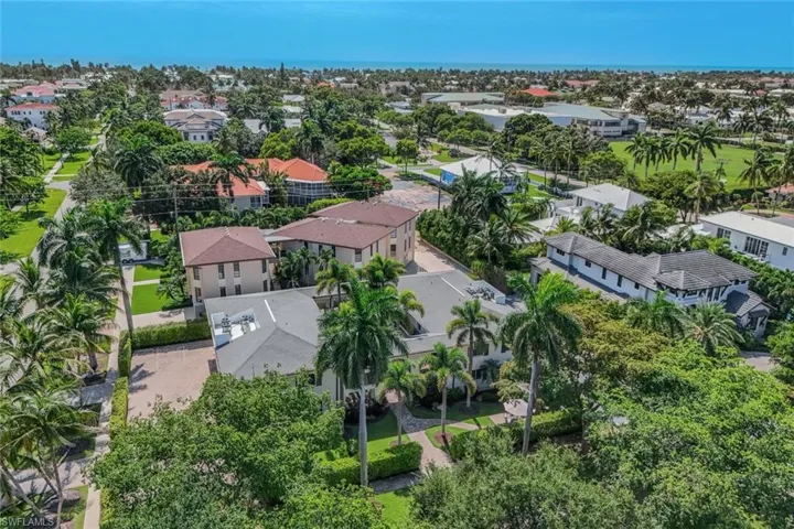 960 7th St S 105, Naples, Florida 34102