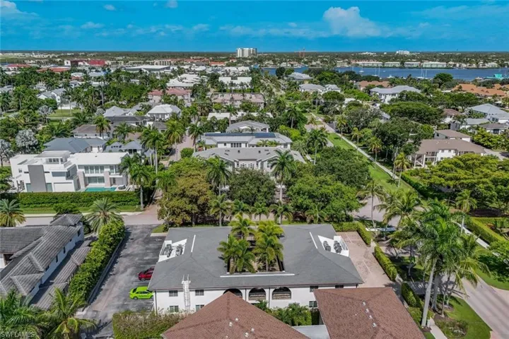 960 7th St S 105, Naples, Florida 34102
