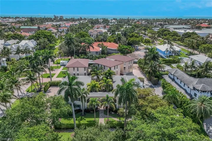 960 7th St S 105, Naples, Florida 34102