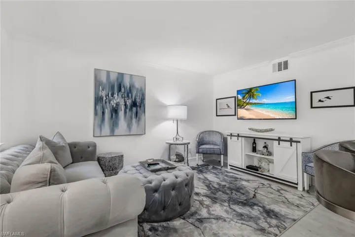 960 7th St S 105, Naples, Florida 34102