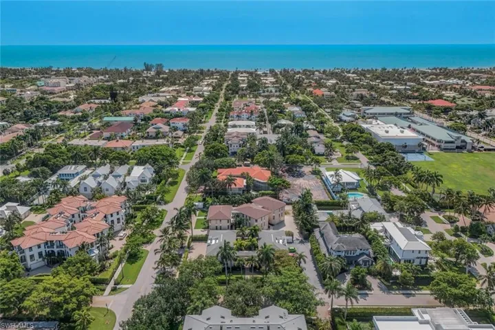 960 7th St S 105, Naples, Florida 34102