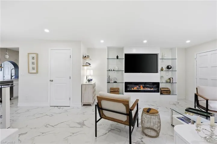 1034 Forest Lakes Dr 10c, Naples, Florida 34105