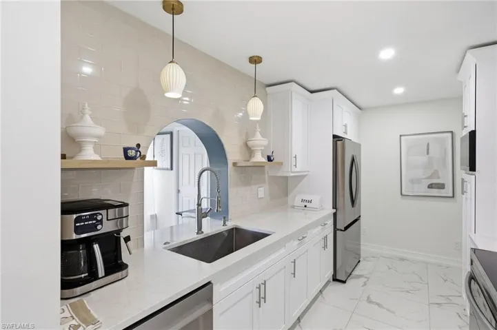 1034 Forest Lakes Dr 10c, Naples, Florida 34105
