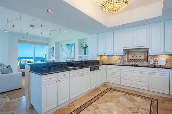 8787 Bay Colony Dr 2005, Naples, Florida 34108