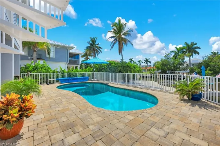 117 Sand Dollar Dr, Fort Myers Beach, Florida 33931