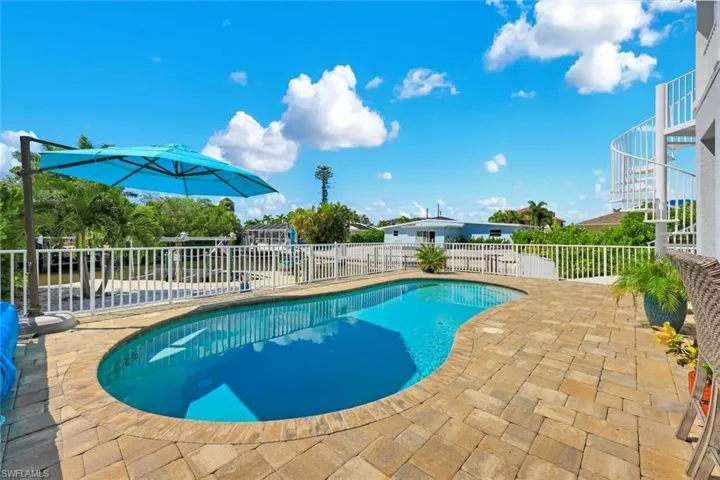 117 Sand Dollar Dr, Fort Myers Beach, Florida 33931