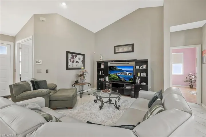 3830 Sw 15th Pl, Cape Coral, Florida 33914